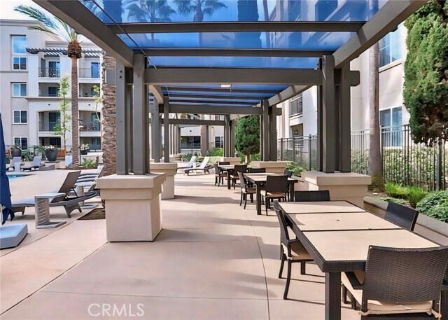 Building Photo - 1416 Scholarship