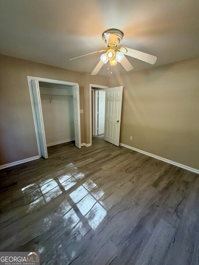 Building Photo - 110 Alice Dr