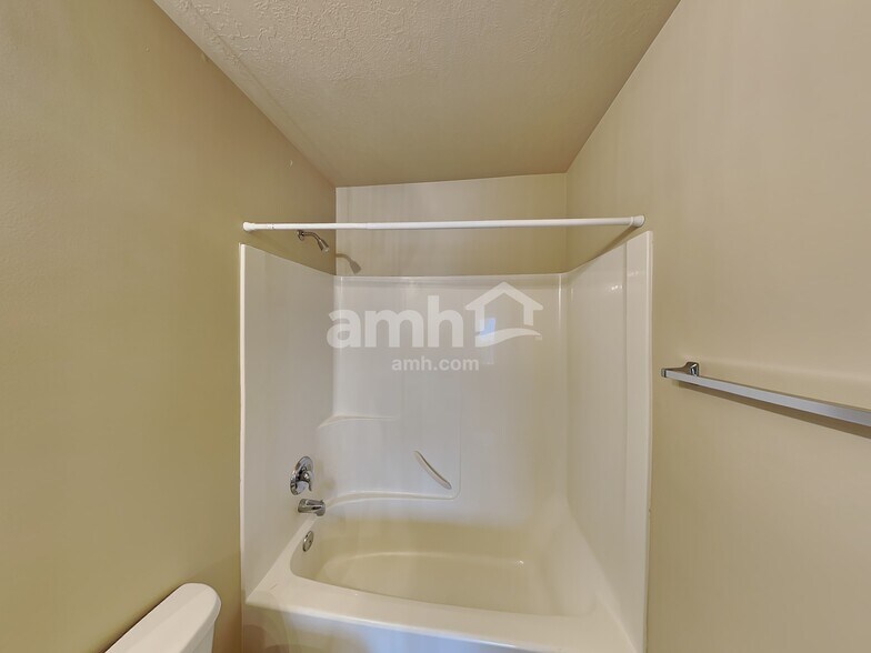 Building Photo - 5252 S 4300 W