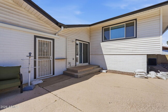 Building Photo - 1628 E Hermosa Dr