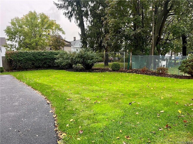 Building Photo - 140 Cottage St