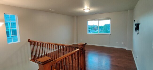Building Photo - 1077 Kettering Dr