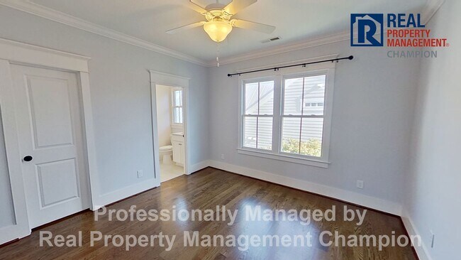 Building Photo - Exquisite Executive Home in Autumn Hall