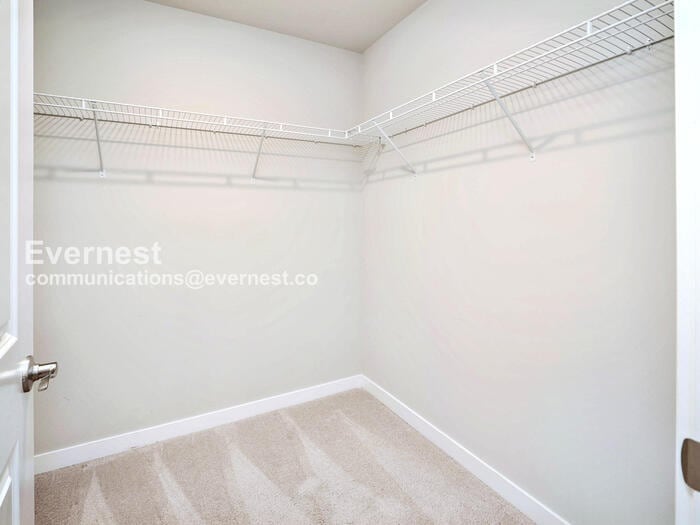 Building Photo - 1621 Seattle Hill Rd