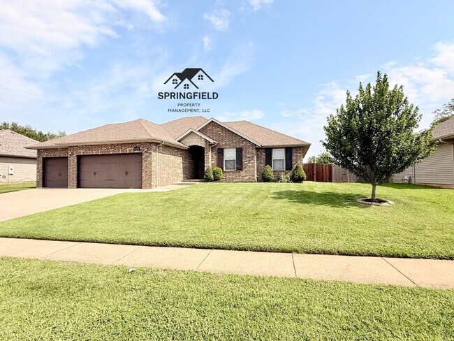 Building Photo - Bent Tree Subdivision - 4 Bedrooms w/ 3 Car Garage