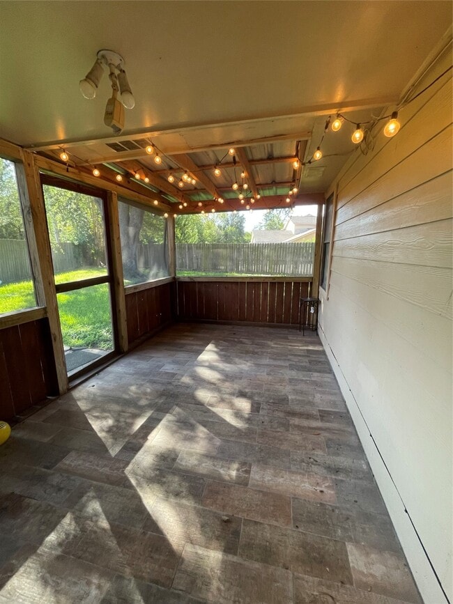 Building Photo - 11014 Landsbury Cir