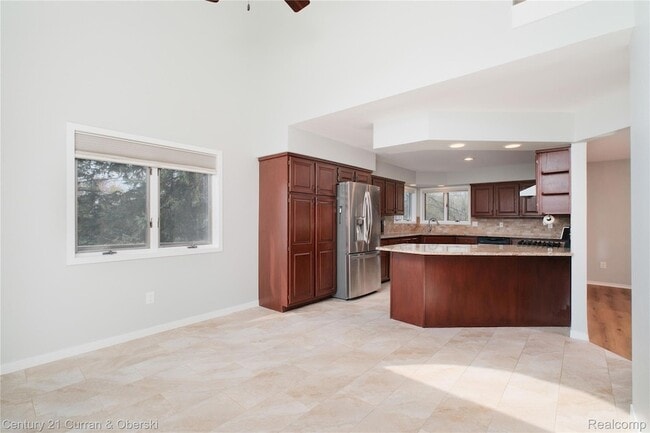 Building Photo - 1083 N Livernois Rd