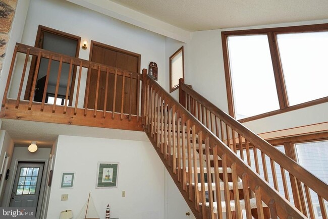 Building Photo - 39028 Bayview W