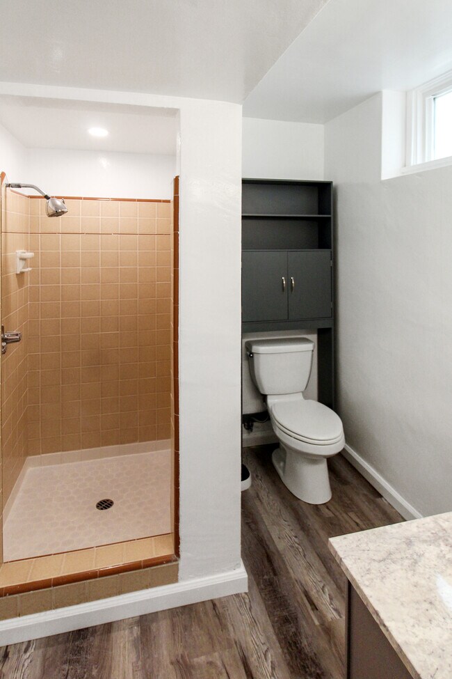 Building Photo - 315 33rd St