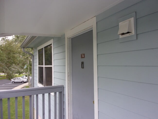 Building Photo - 700 W Pope Rd