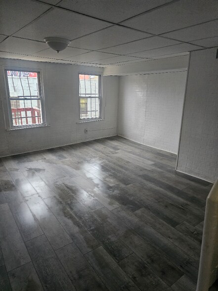 Building Photo - 113 Kirkpatrick St