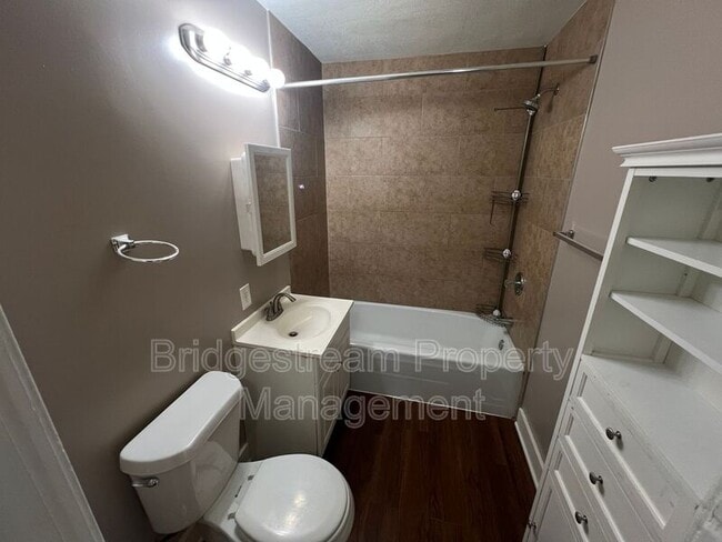 Building Photo - 1628 Gummer Ave