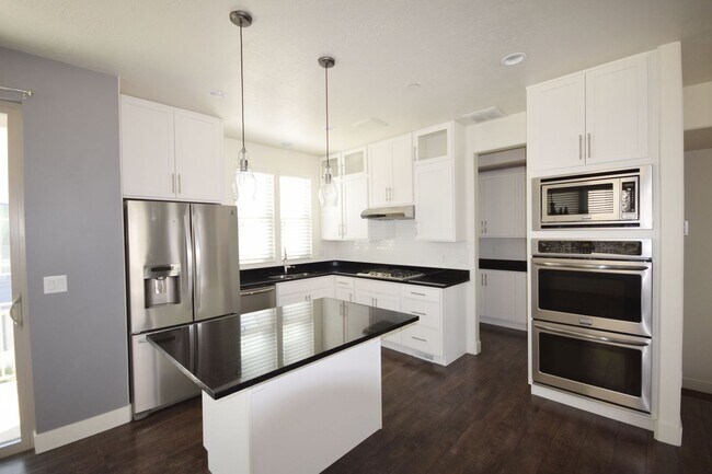 Building Photo - 4517 Daybreak Rim Way