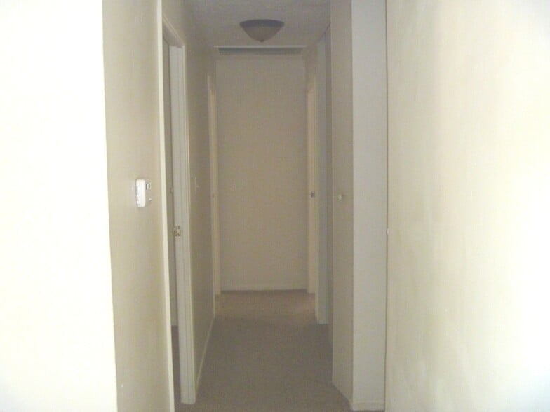 Building Photo - 1006 E Grant St