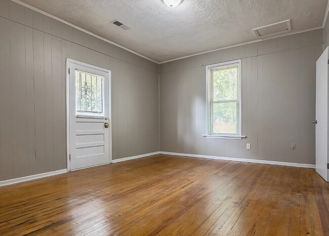 Building Photo - 666 E Gage Ave