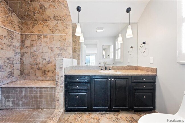 Building Photo - 1863 Wingate Rd