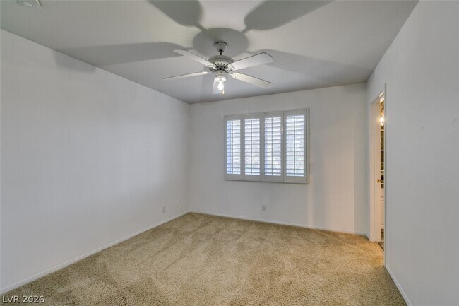 Building Photo - 174 Buena Ct