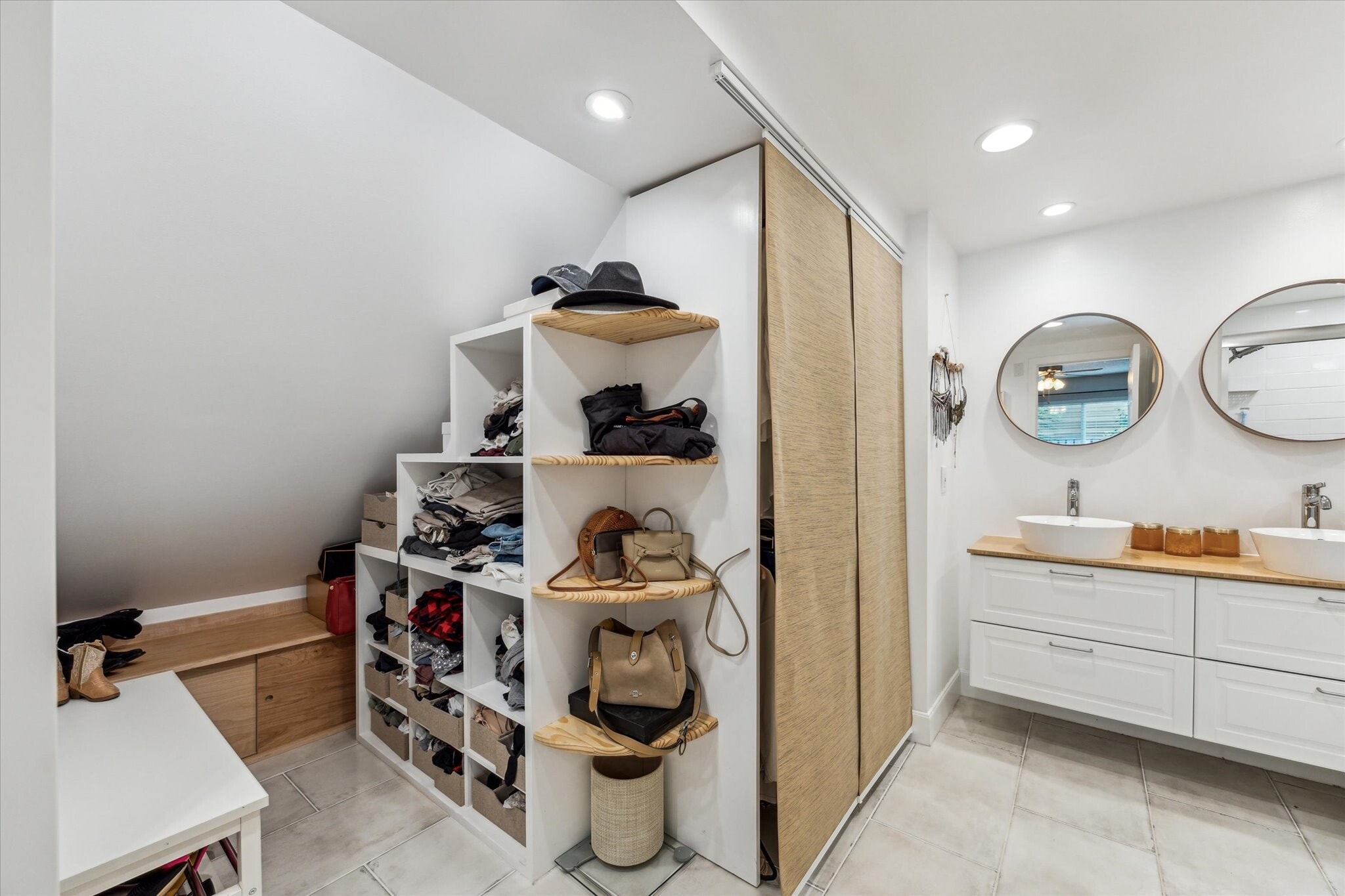 Fully renovated on-suite primary bath and closet area - view 2 - 13511 Windchase Ct