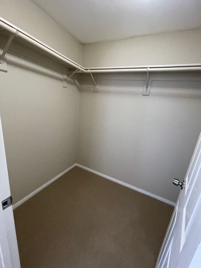 Building Photo - Spacious 4BR Cul-de-Sac Home with Large Backyard & Attached Garage