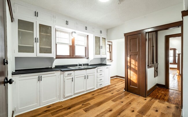 Building Photo - 2548 N 38th St