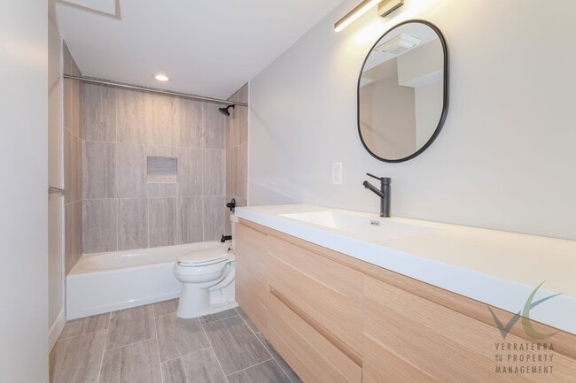Building Photo - Stunning remodeled 4BD/3.5BA Seattle Craftsman with Solar, A/C & EV Charging for RENT- Available ...