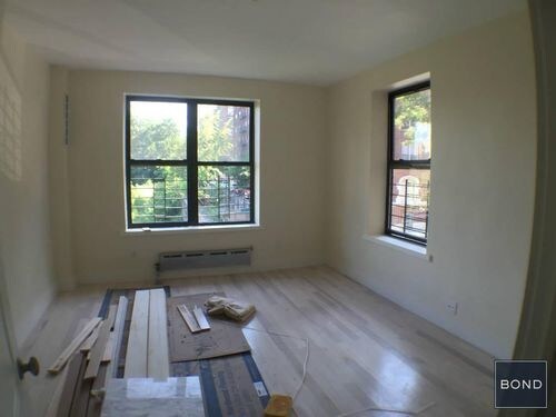 Building Photo - 658 W 188th St