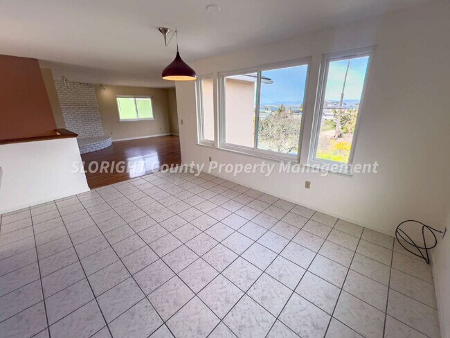 Building Photo - AVAILABLE AUGUST- Nice Home in Los Osos - 3 Bed / 2 Bath
