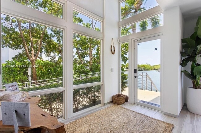 Building Photo - 101 N Shore Dr