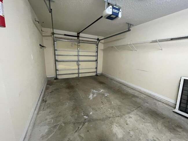 Building Photo - 233 Timber Wind Dr