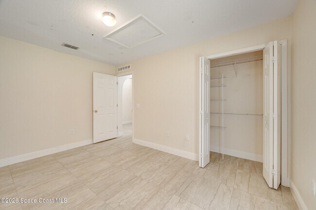 Building Photo - 537 Mason Dr