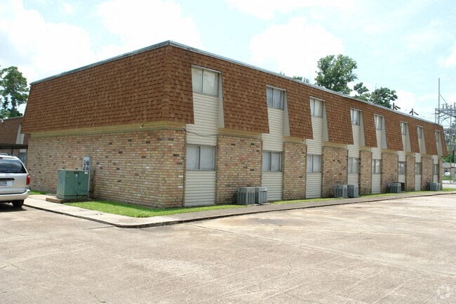 Building Photo - Hyde Park West Apartments