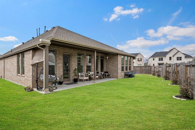 Building Photo - 29003 Spicewood Vly Dr