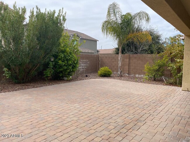 Building Photo - 2757 E Powell Way