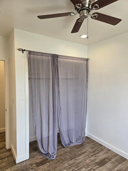 Building Photo - 5700 S Van Ness Ave