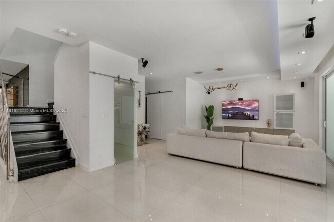 Building Photo - 10629 NW 54th St