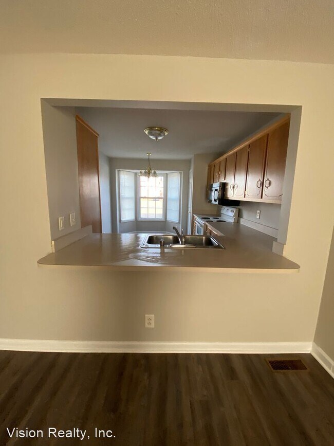 Building Photo - 2 br, 1.5 bath House - 205 Tree Line Dr