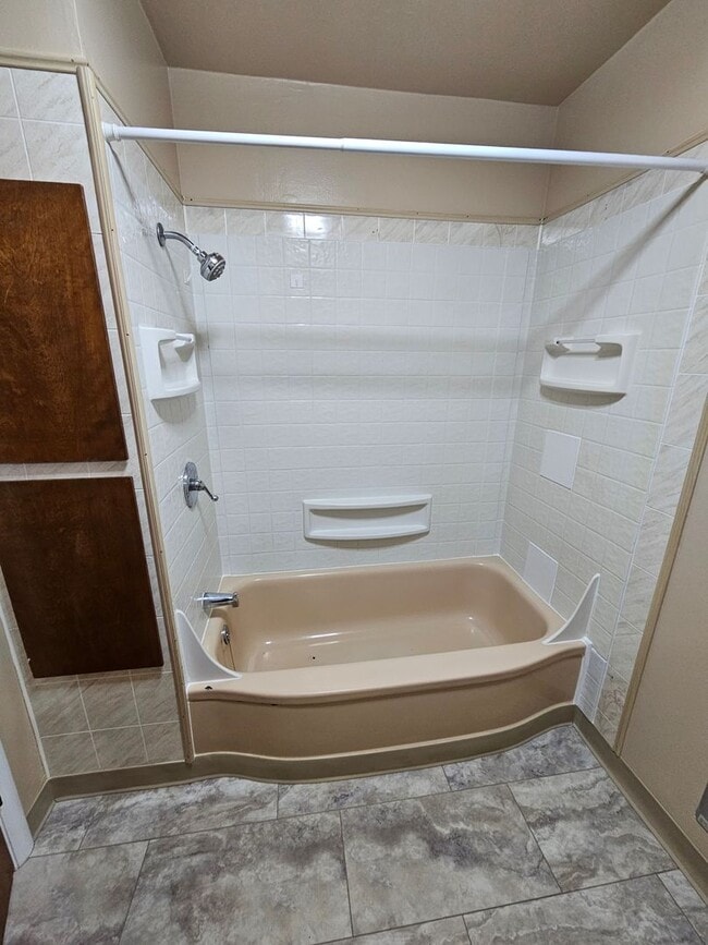 Building Photo - 1803001