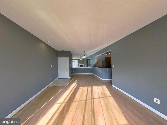 Building Photo - 5917 Barbados Pl