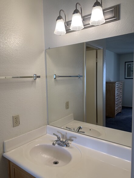 Remodeled, Move-In-Ready Condo in North Glendale - 5757 W Eugie Ave