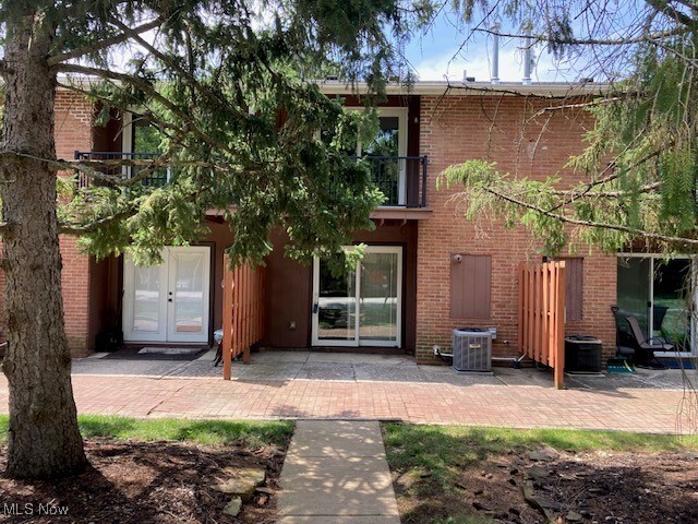 Building Photo - 723 Lakeview Dr