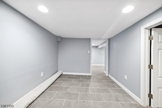 Building Photo - 282 Ackerman Ave
