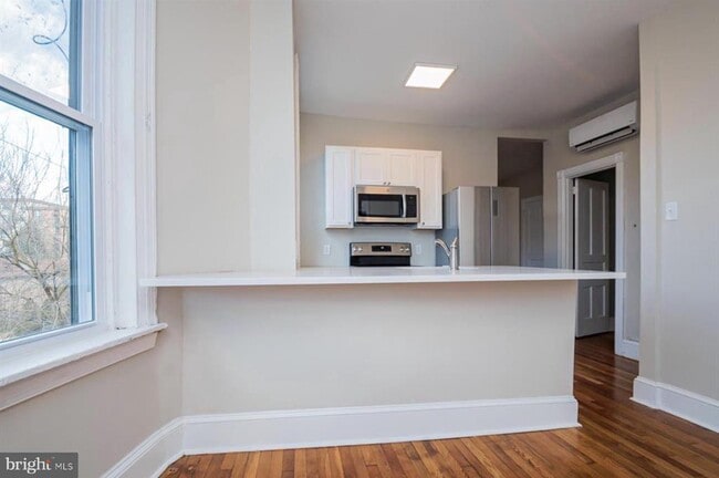 Building Photo - 1608 N Broom St