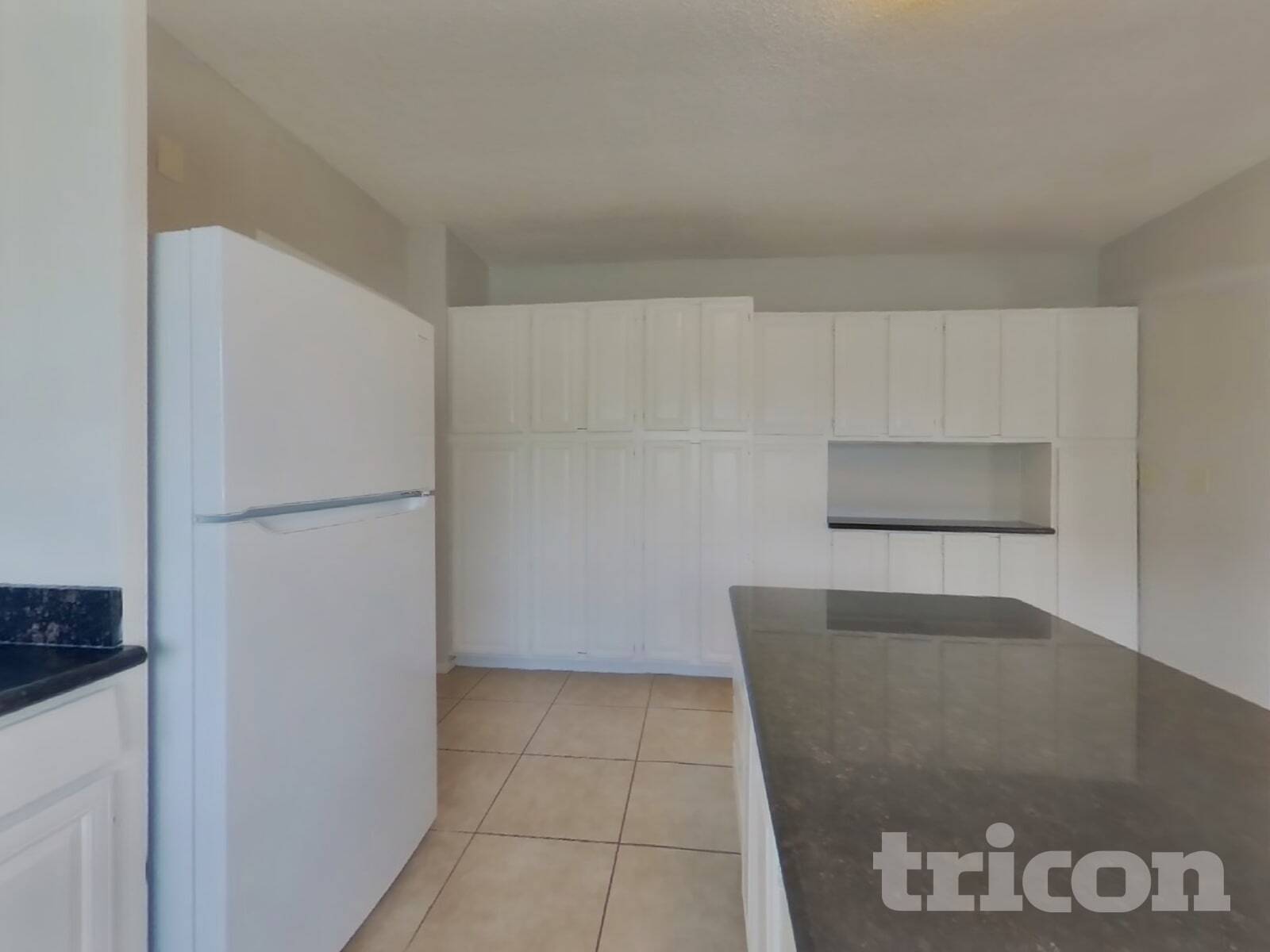 Building Photo - 573 Laurel St