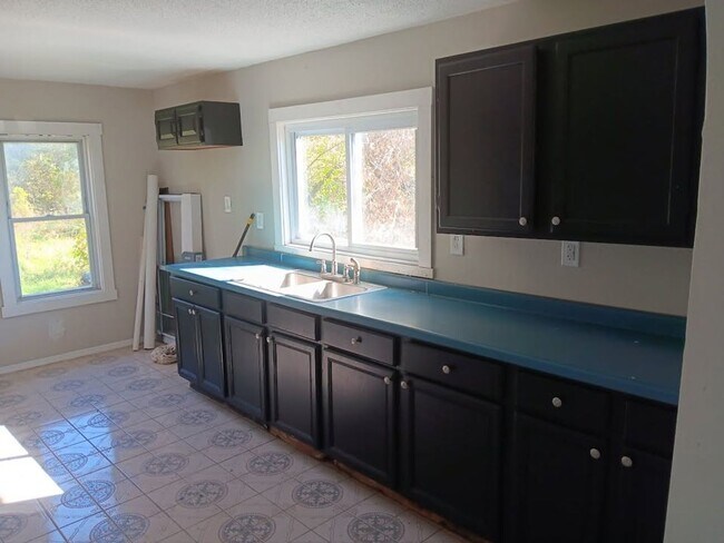 Building Photo - LIMITED TIME**1/2 OFF DEPOSIT**