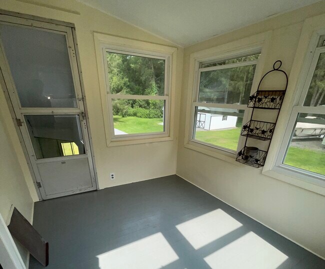 Sun porch with screens off master bdrm - 2371 NY-17C