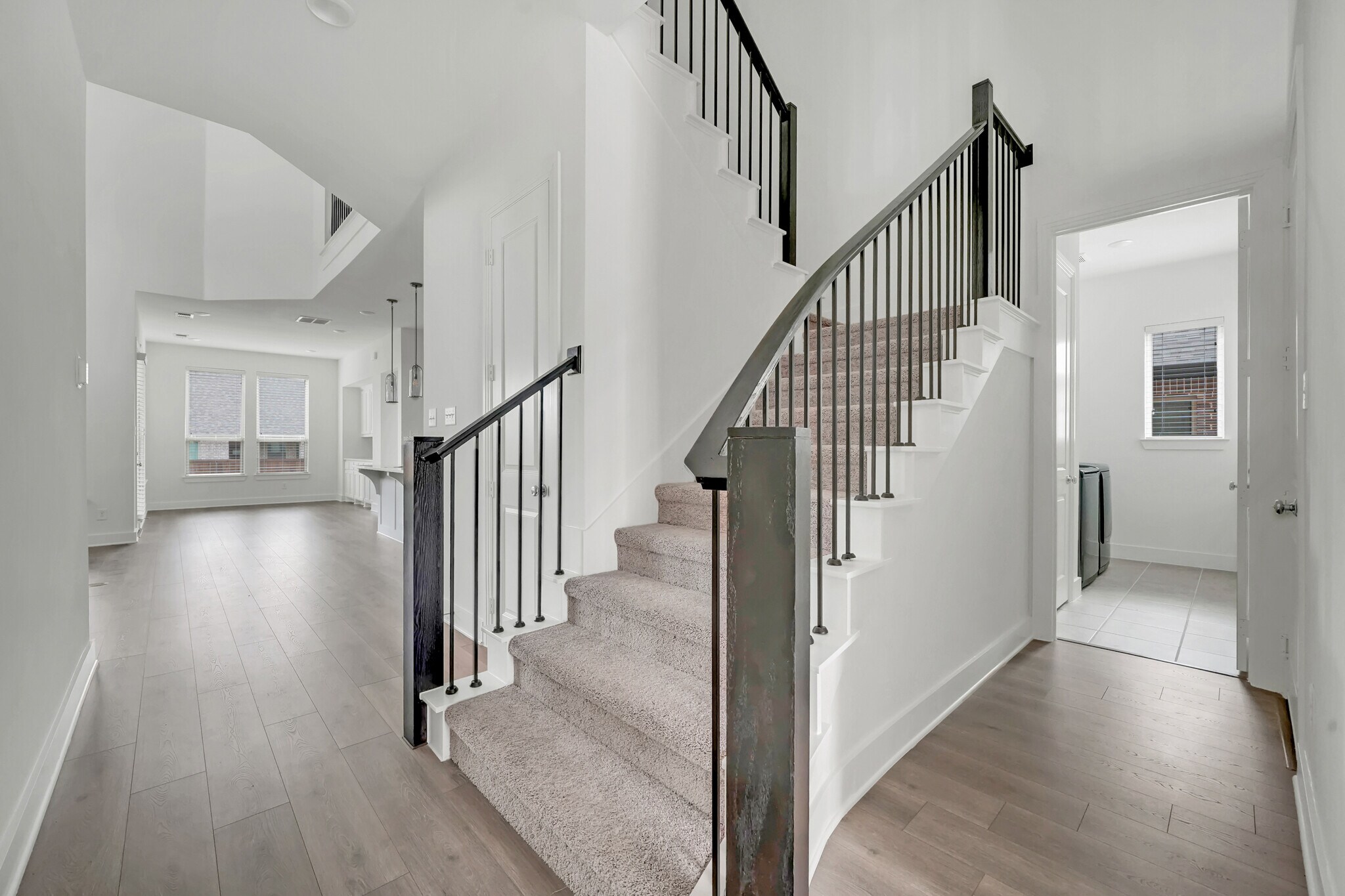 Building Photo - 3729 Paradise Way