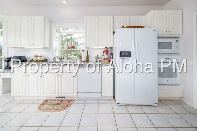 Building Photo - 108 Lakeshore Dr