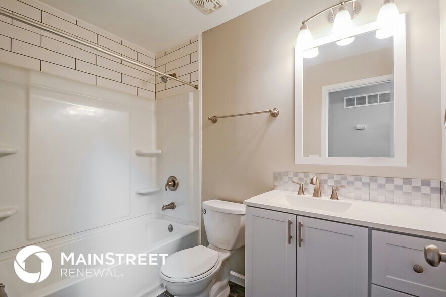 Building Photo - 6 Bishops Crest Ct