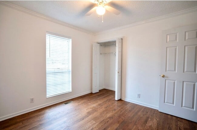 Building Photo - 101 Heathcote Ct