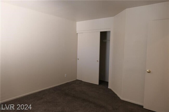 Building Photo - 6665 Golden Pond Cir